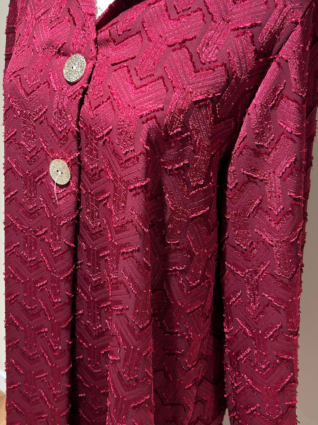 Robe col Y détail bouton dorée