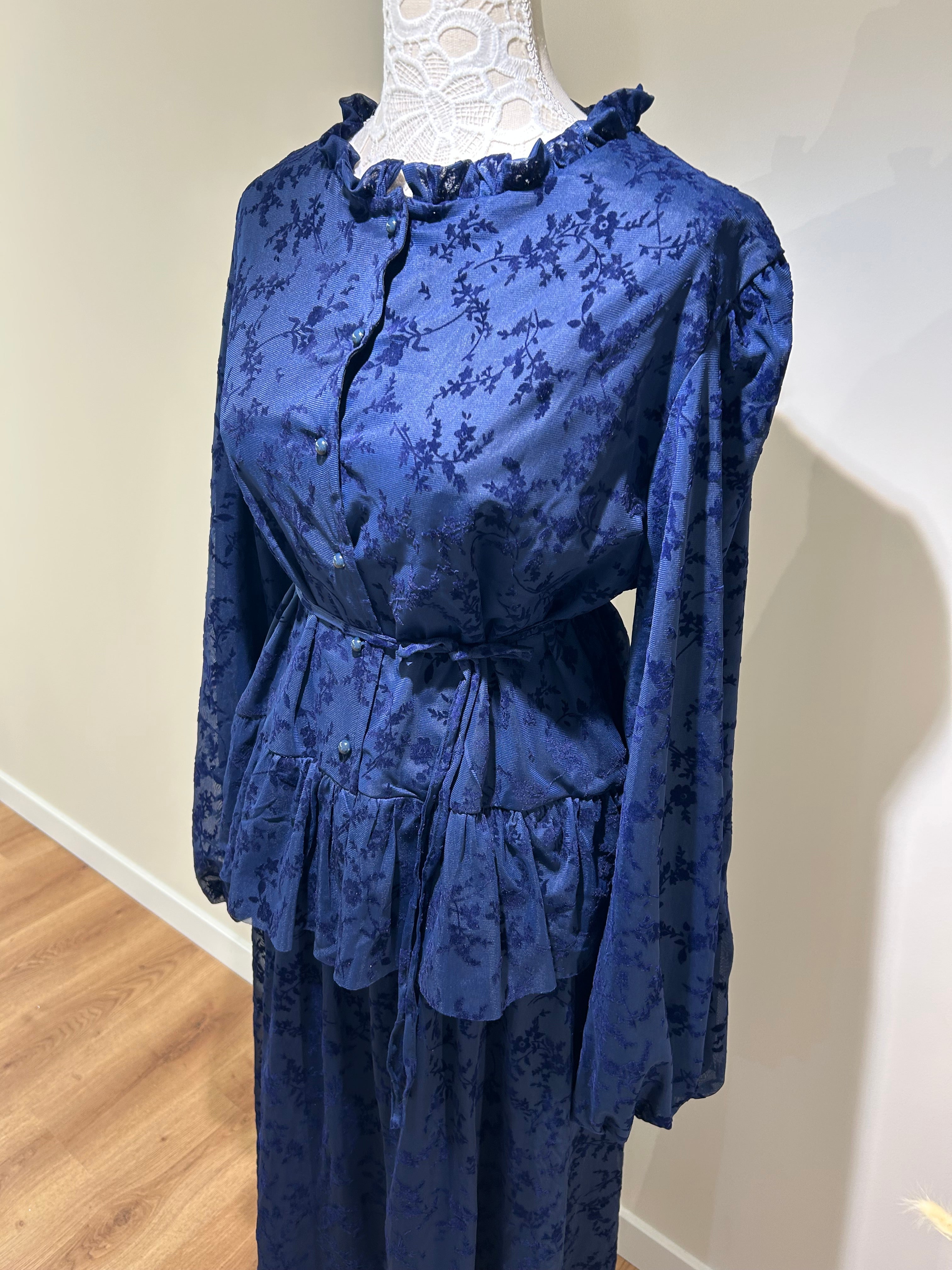 Ensemble jupe à motifs brodée