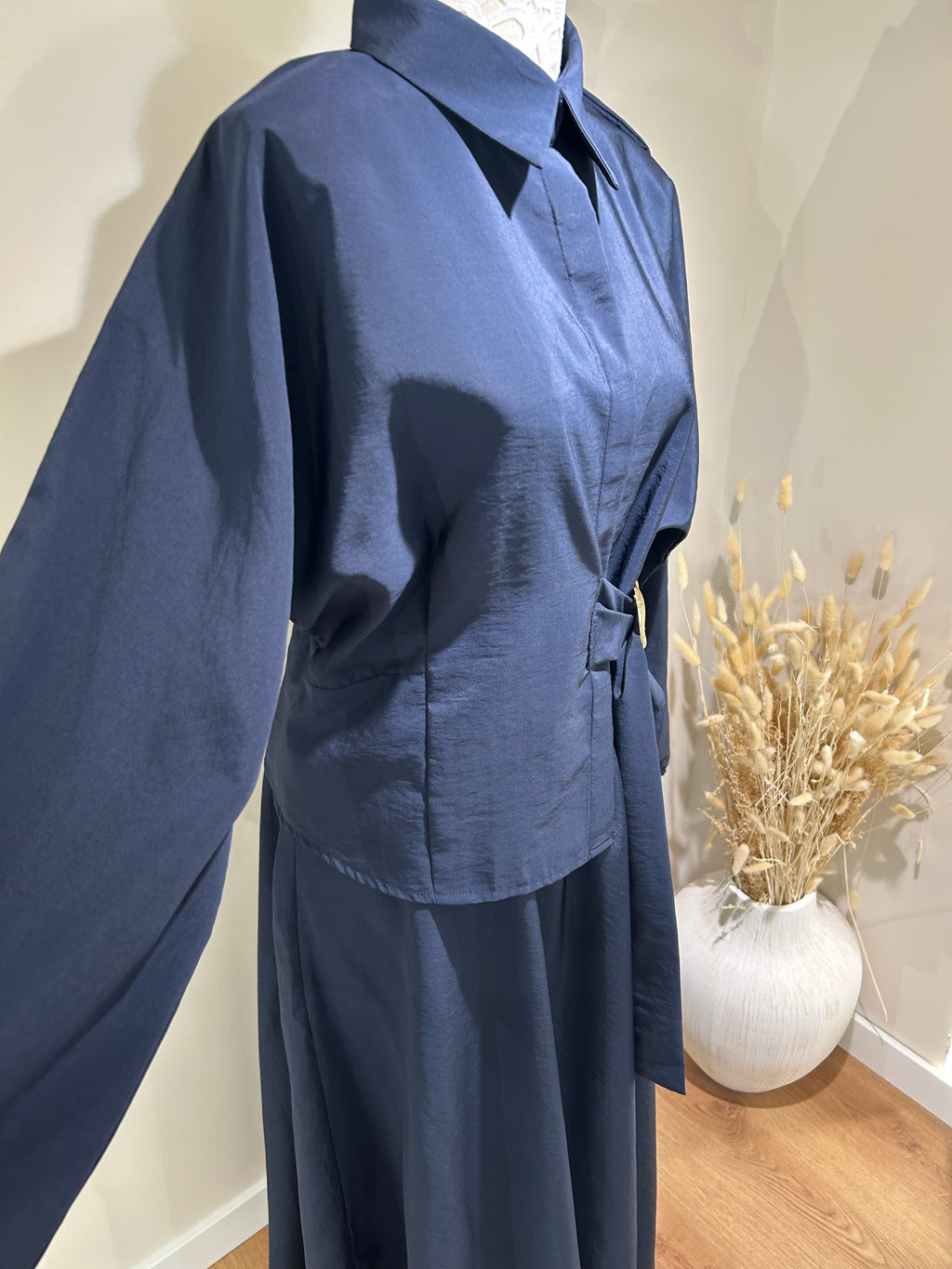 Ensemble jupe avec detail ceinture inclus