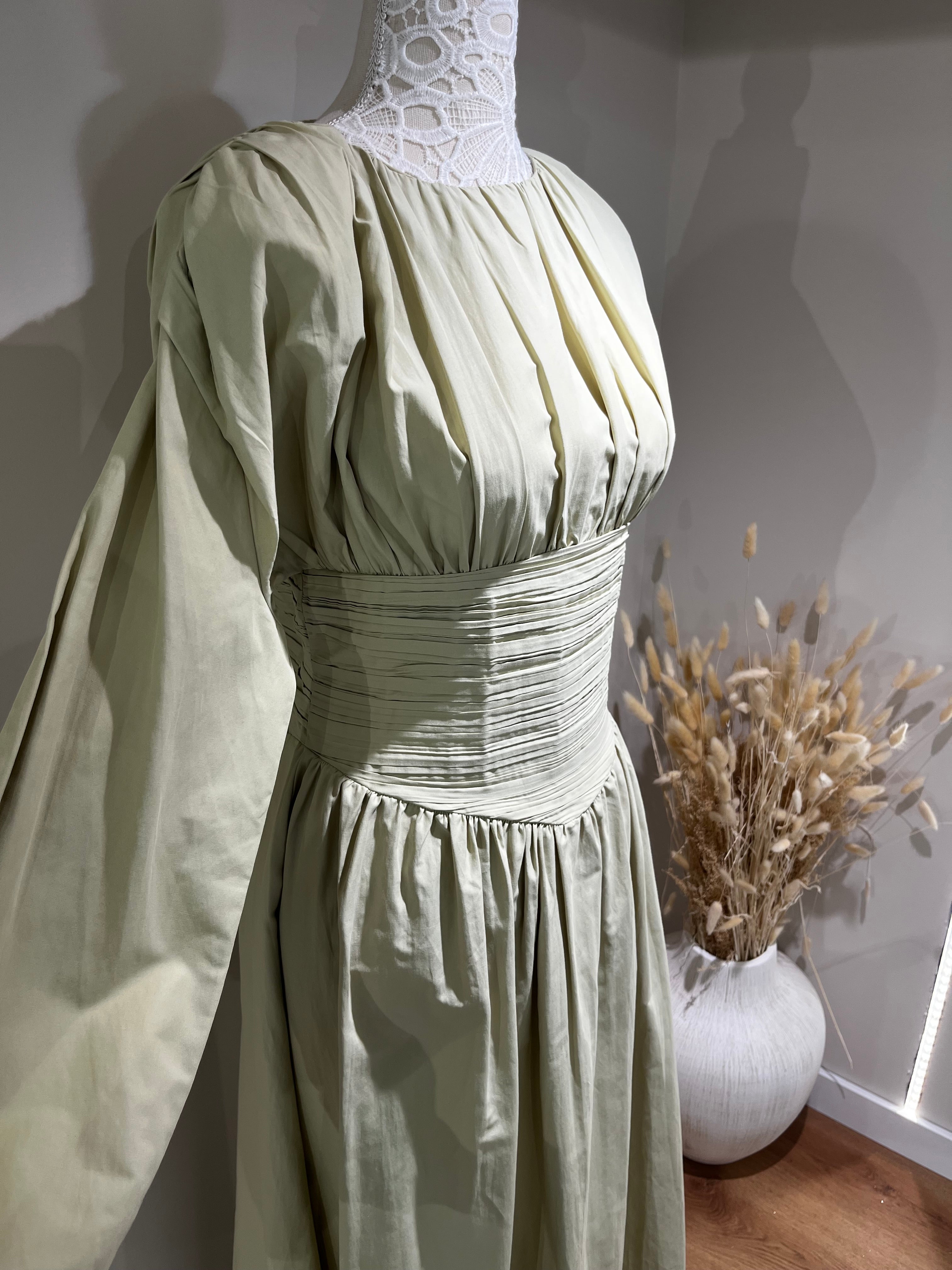 Robe en popeline avec devant plissé, manches élastiquées et fermeture éclair