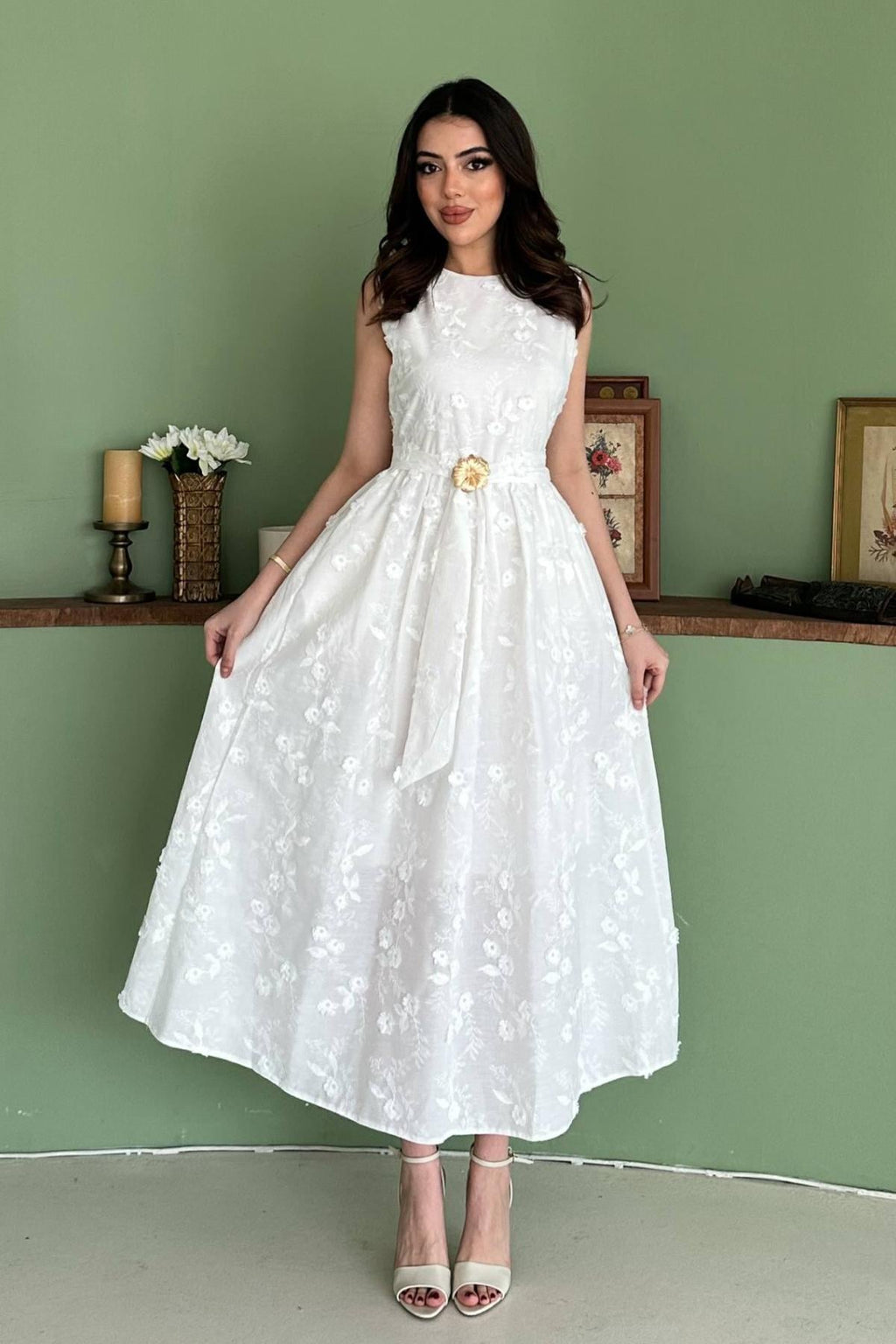 Robe Brodée à fleurs blanches