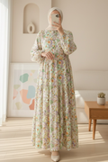 Robe à fleurs avec manches mi-boutonnées et élastiques