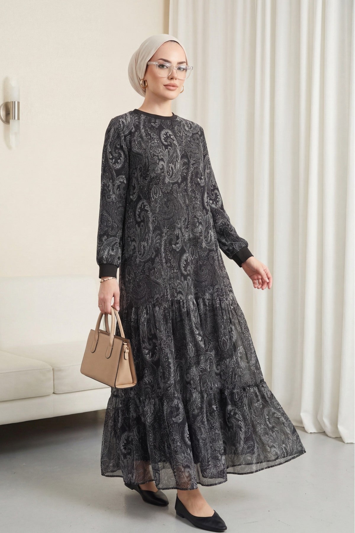 Robe en chiffon doublée avec jupe à pièces à motif ethnique