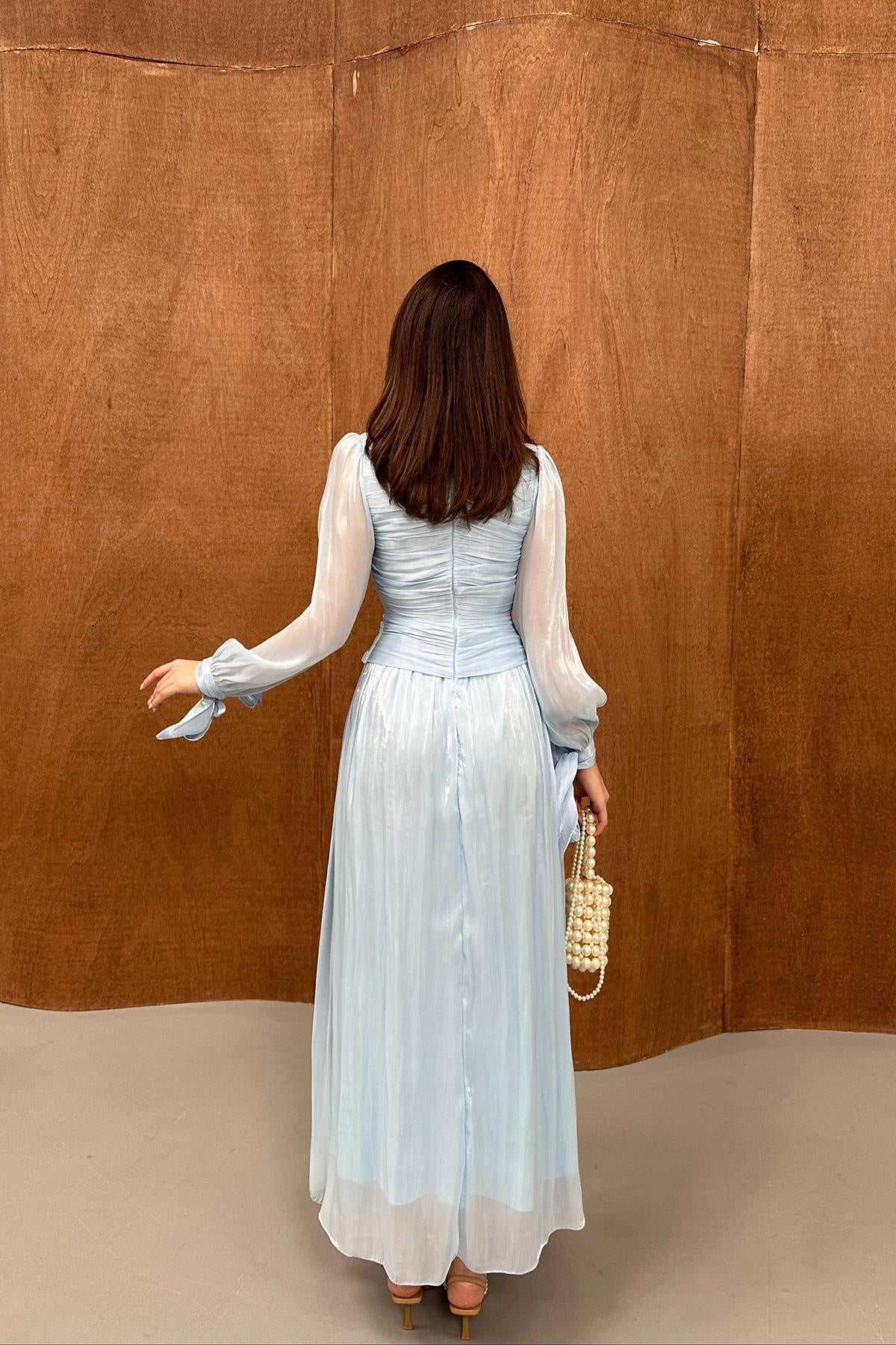 Robe de soirée drapée à manches ballon plissées