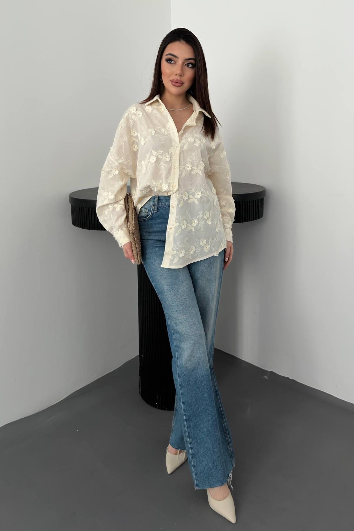 Chemise brodée fleurs
