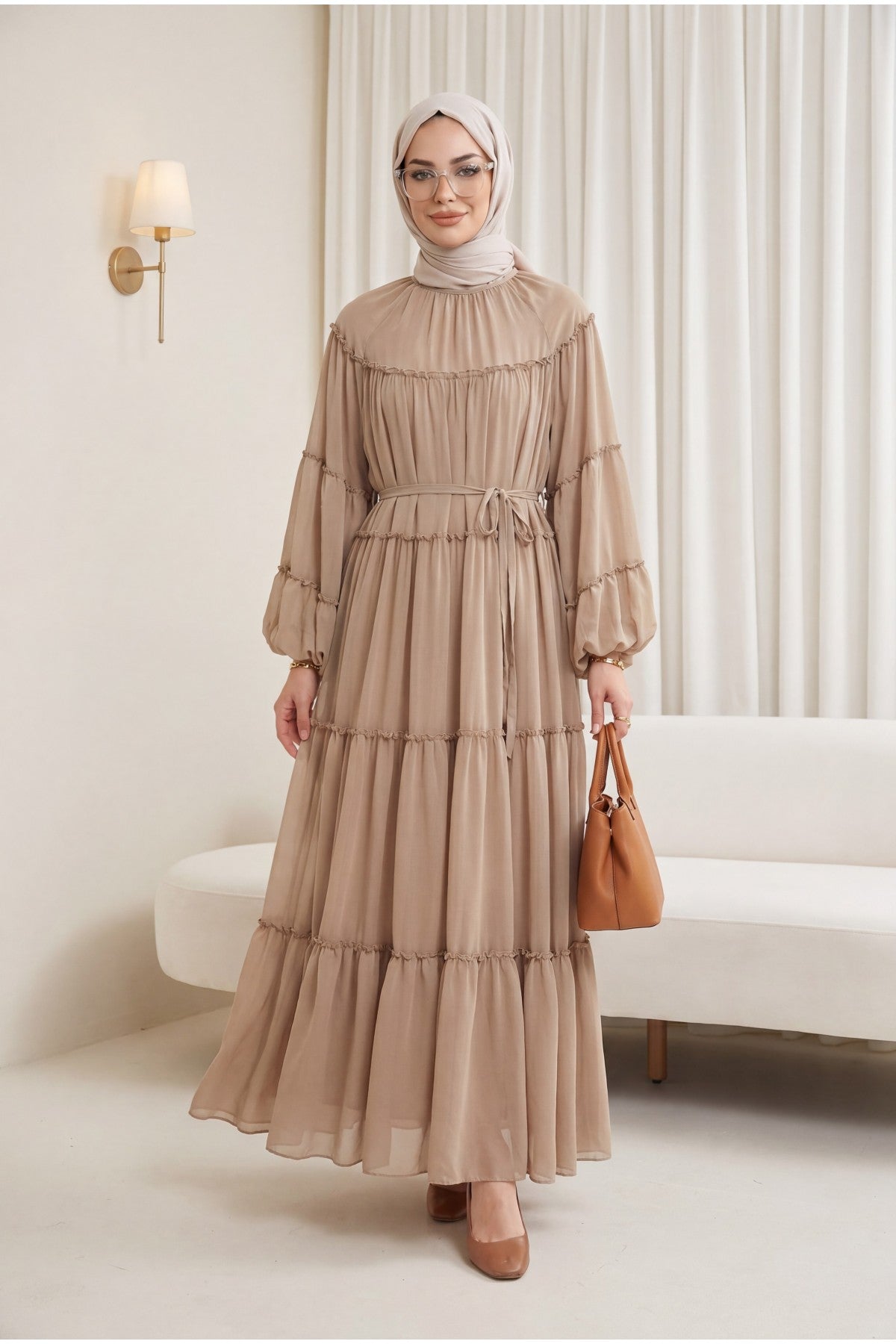 Robe à volants superposés a nouer à la taille