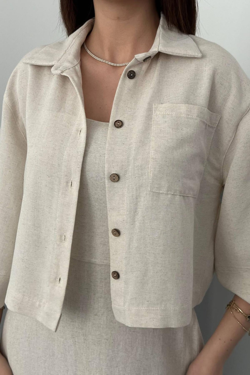 Robe bretelles avec chemise courte