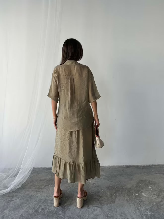 Ensemble jupe et chemise tres fluide et fin