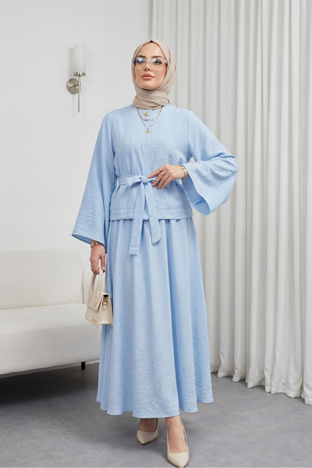 Ensemble Jupe detail bouton dorée avec ceinture