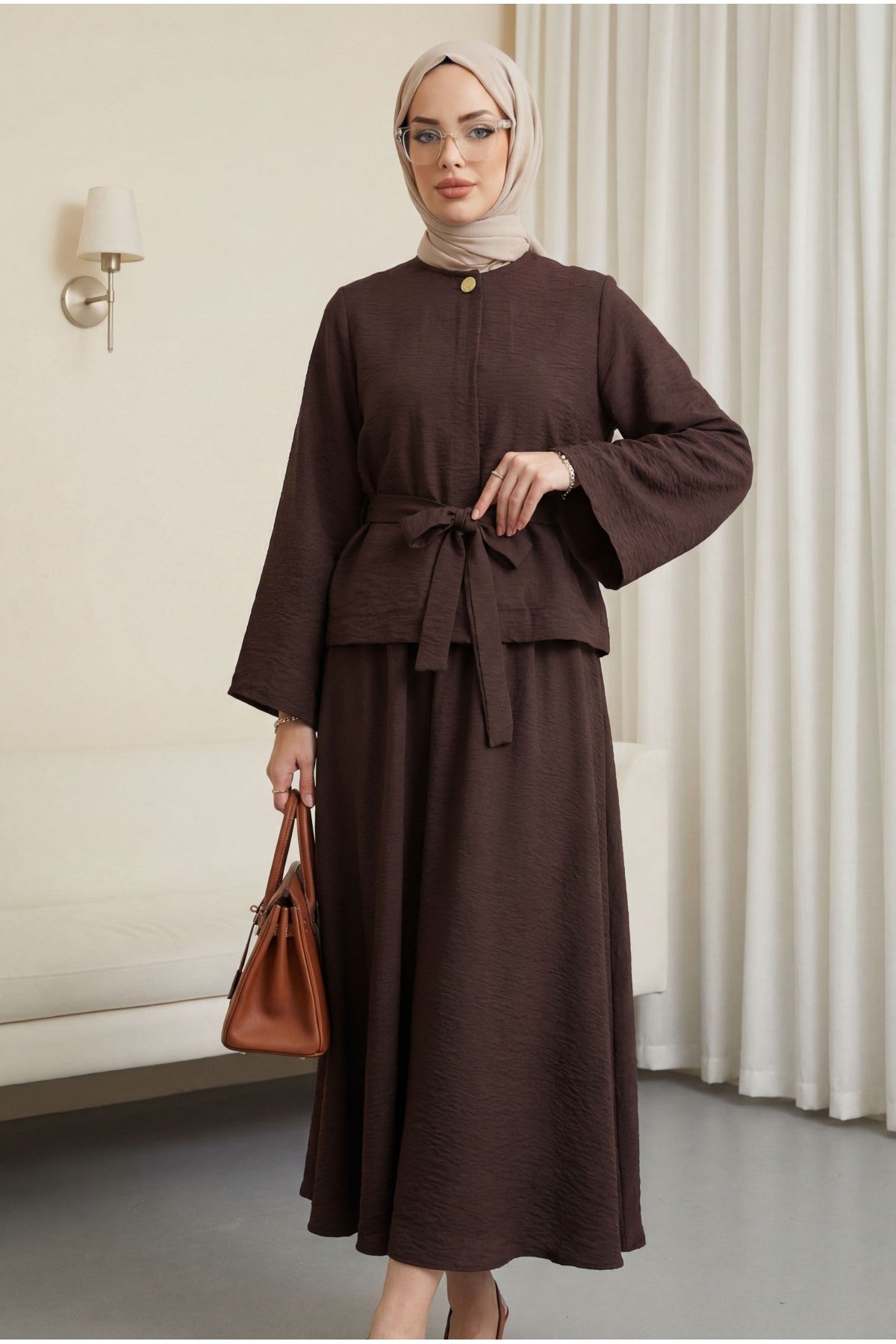 Ensemble Jupe detail bouton dorée avec ceinture