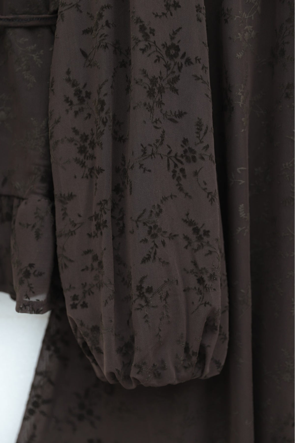 Ensemble jupe à motifs brodée