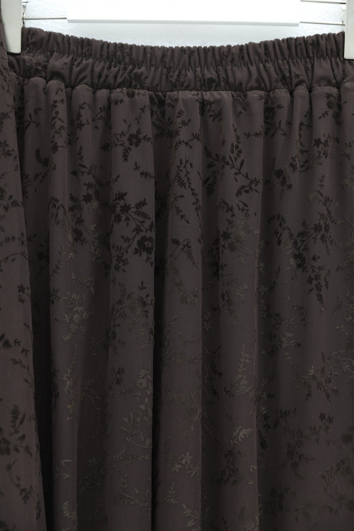 Ensemble jupe à motifs brodée