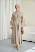 Robe en modal à plis avec ceinture et détail de boucle