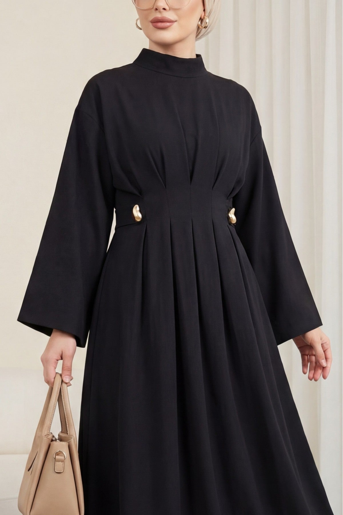 Robe en modal à plis avec ceinture et détail de boucle