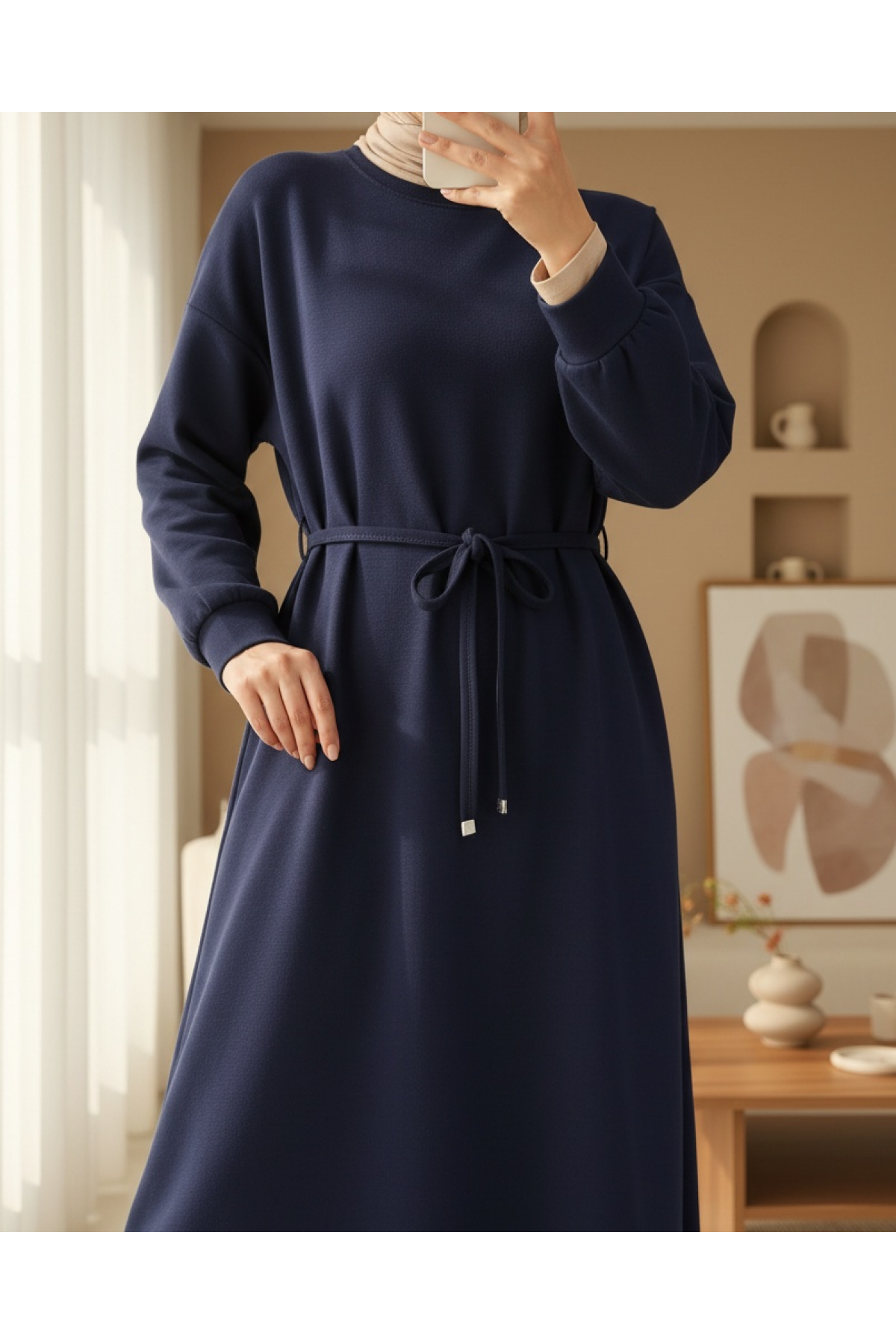 Robe longue en jersey à col rond avec ceinture