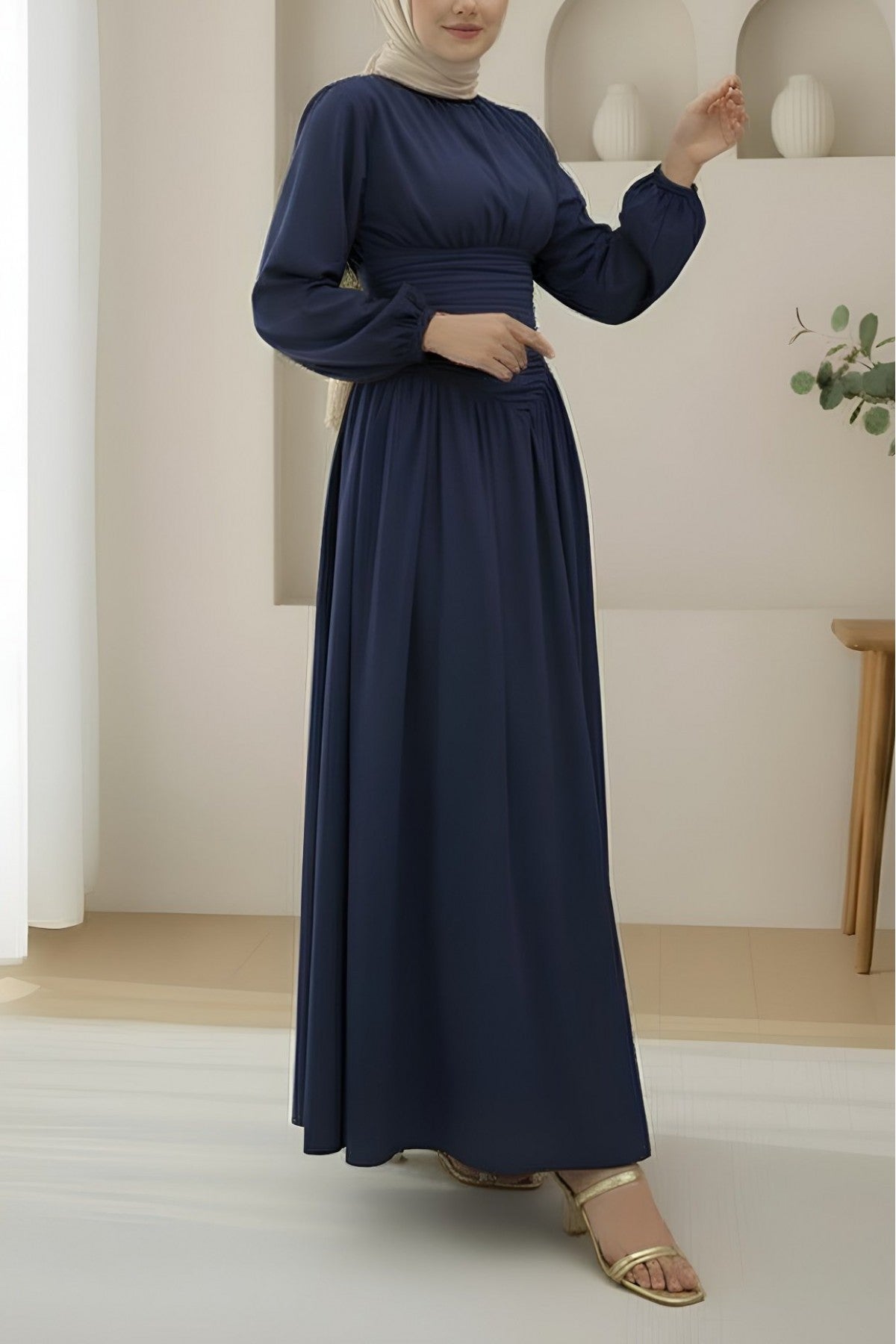 Robe en popeline avec devant plissé, manches élastiquées et fermeture éclair