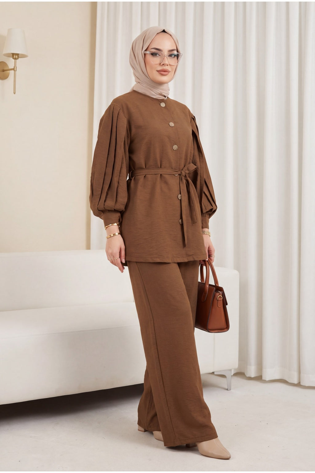 Ensemble pantalon avec haut à bouton detail bouton dorée