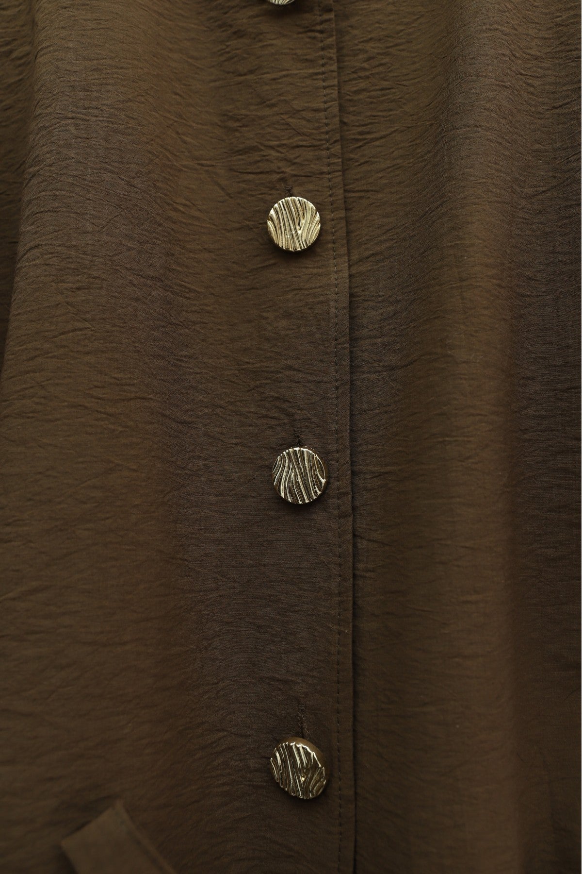 Ensemble pantalon avec haut à bouton detail bouton dorée