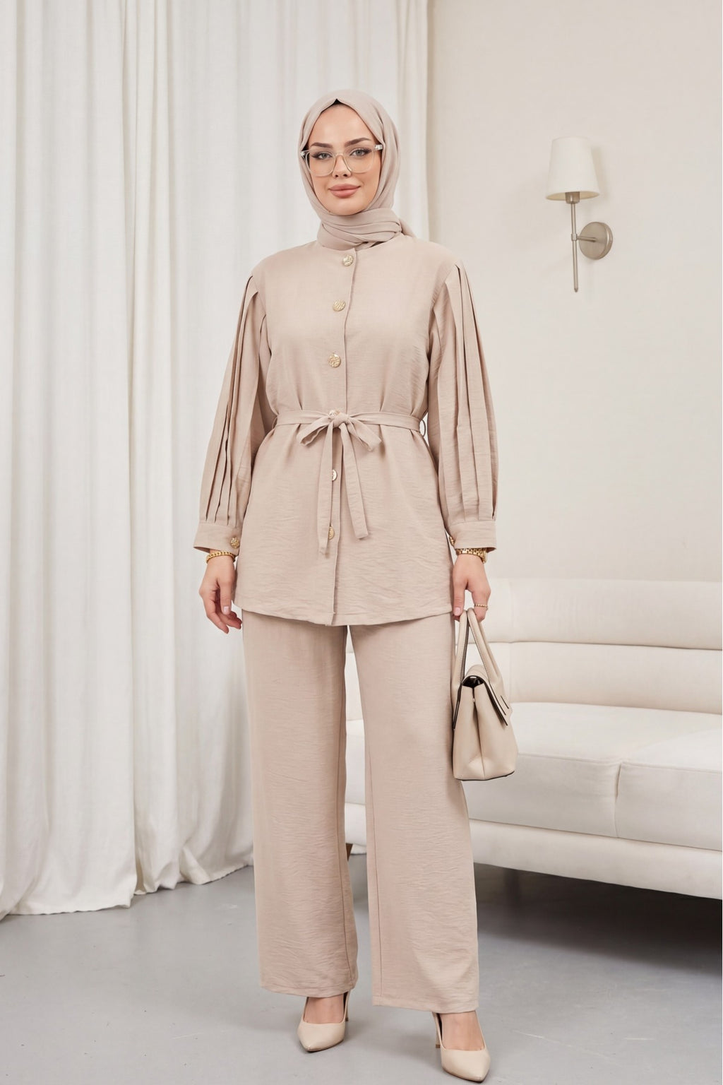 Ensemble pantalon avec haut à bouton detail bouton dorée